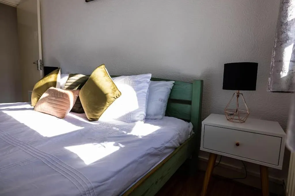 Апартаменты Pristine 3 Beds Hackney E9 Лондон 0*,  Великобритания