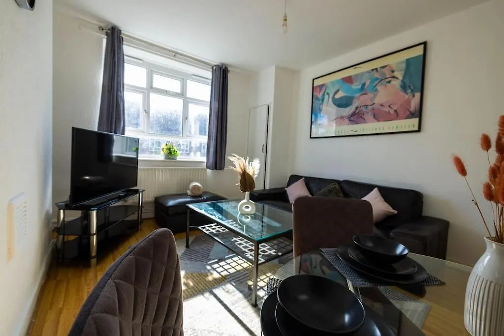 Апартаменты Pristine 3 Beds Hackney E9 Лондон
