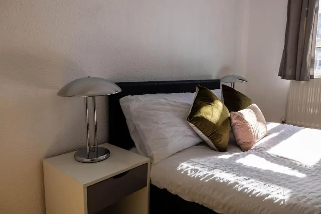 Апартаменты Pristine 3 Beds Hackney E9 Лондон 0*,  Великобритания