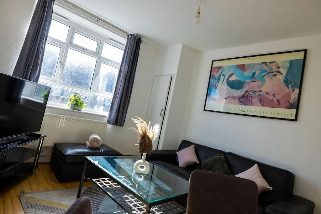 Апартаменты Pristine 3 Beds Hackney E9 Лондон